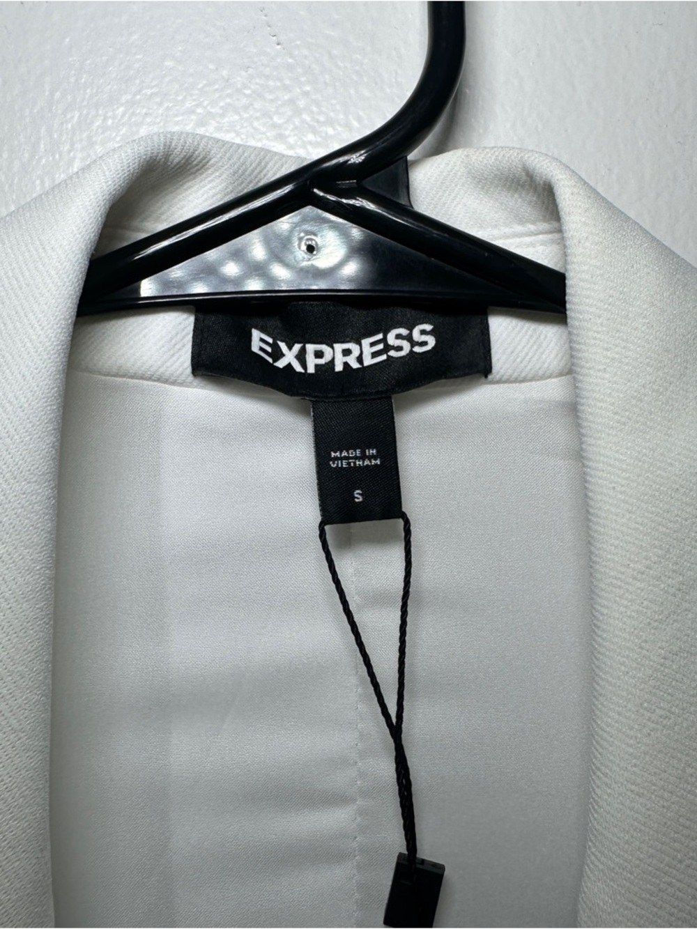 Express Sleeveless Blazer Jacket in White - Picture 6 of 7